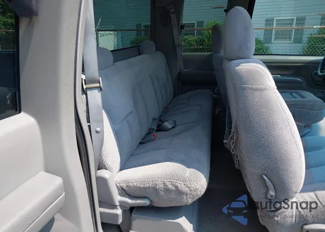 1998 Chevrolet C1500 Fleetside z USA, uszkodzony, nr VIN 2GCEC19R9W1166065